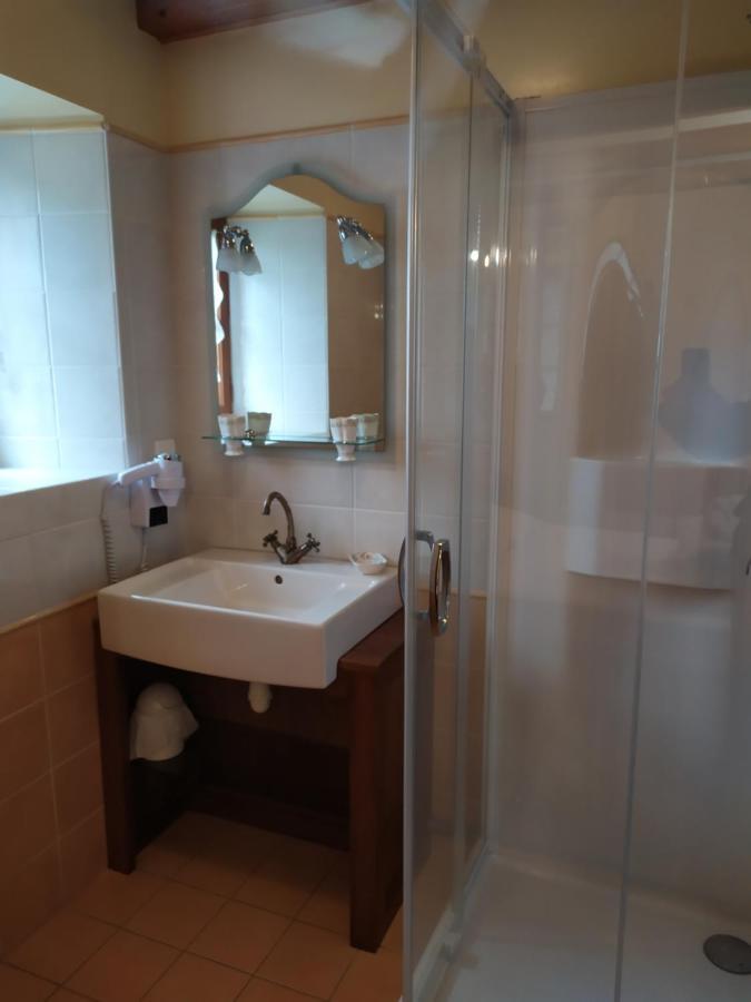 La Grange De Salvaneix Gite Pour 15 Personnes 7 Chambres Avec 6 Sdb-6Wc Sarran Eksteriør bilde