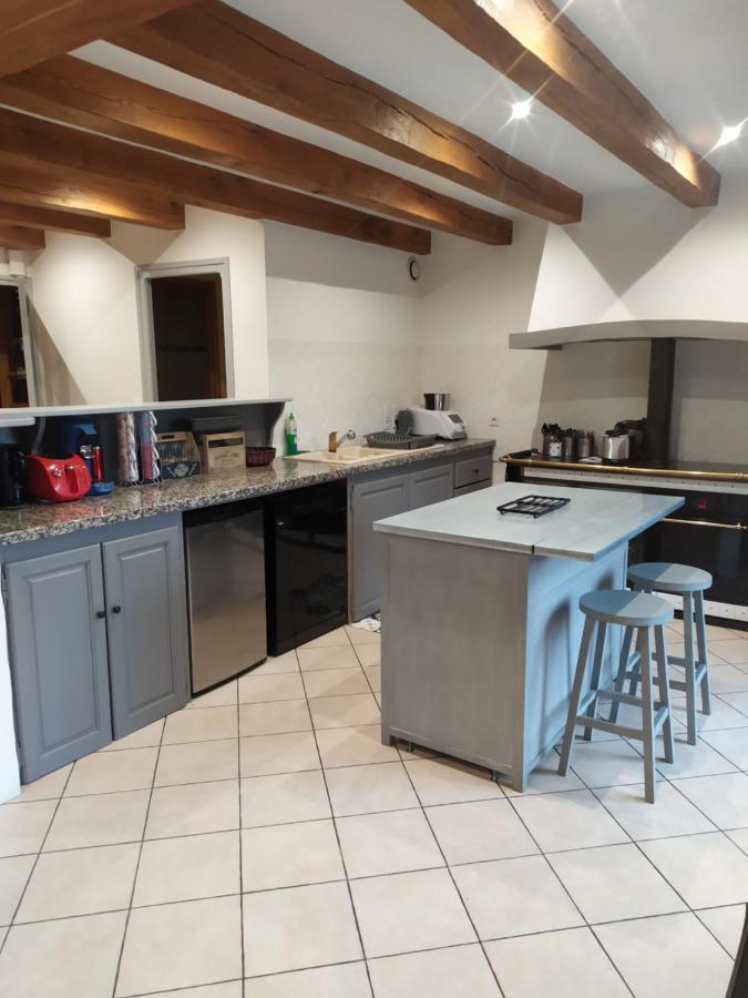 La Grange De Salvaneix Gite Pour 15 Personnes 7 Chambres Avec 6 Sdb-6Wc Sarran Eksteriør bilde